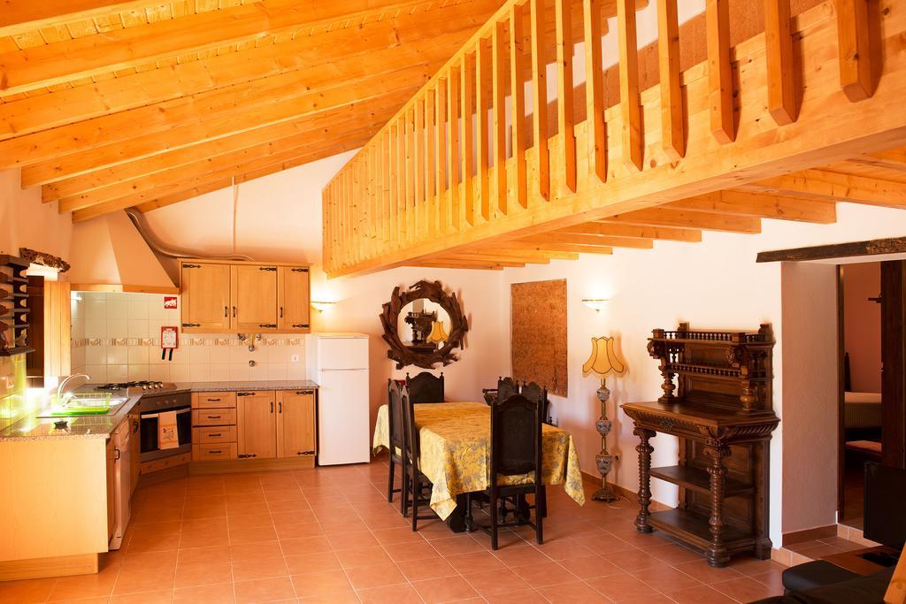 Recanto Da Ribeira Casas De Campo Monchique Ruang foto