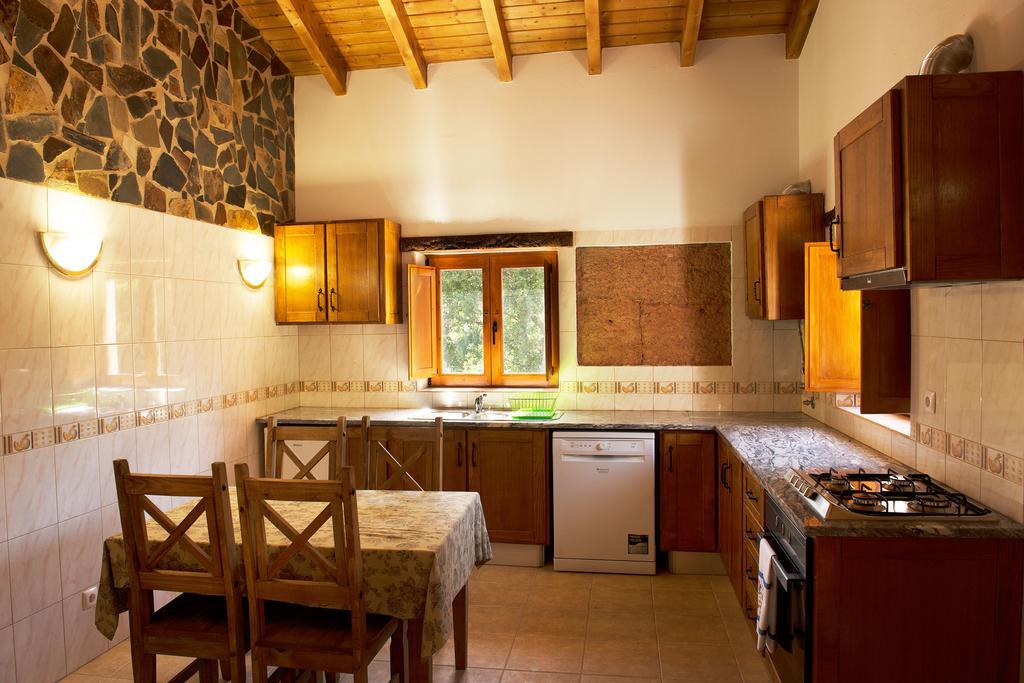 Recanto Da Ribeira Casas De Campo Monchique Ruang foto